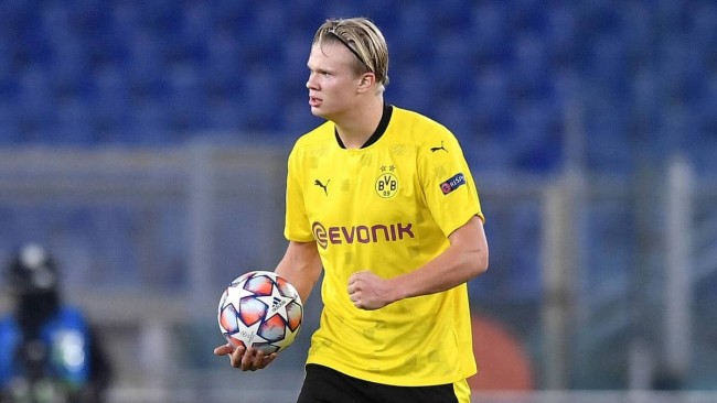 荷兰女国脚罗尔德公开谈论与女友恋情，两人曾因亲密照片受批评