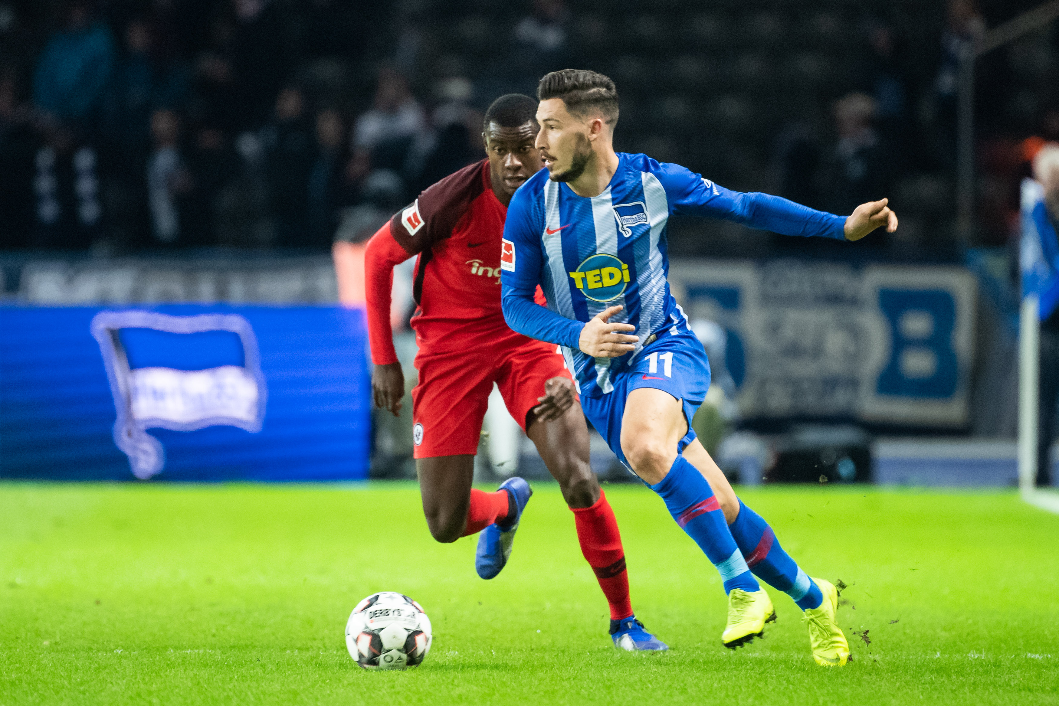 7胜破咒！肘伤缠身的郑钦文为何能硬刚TOP10？