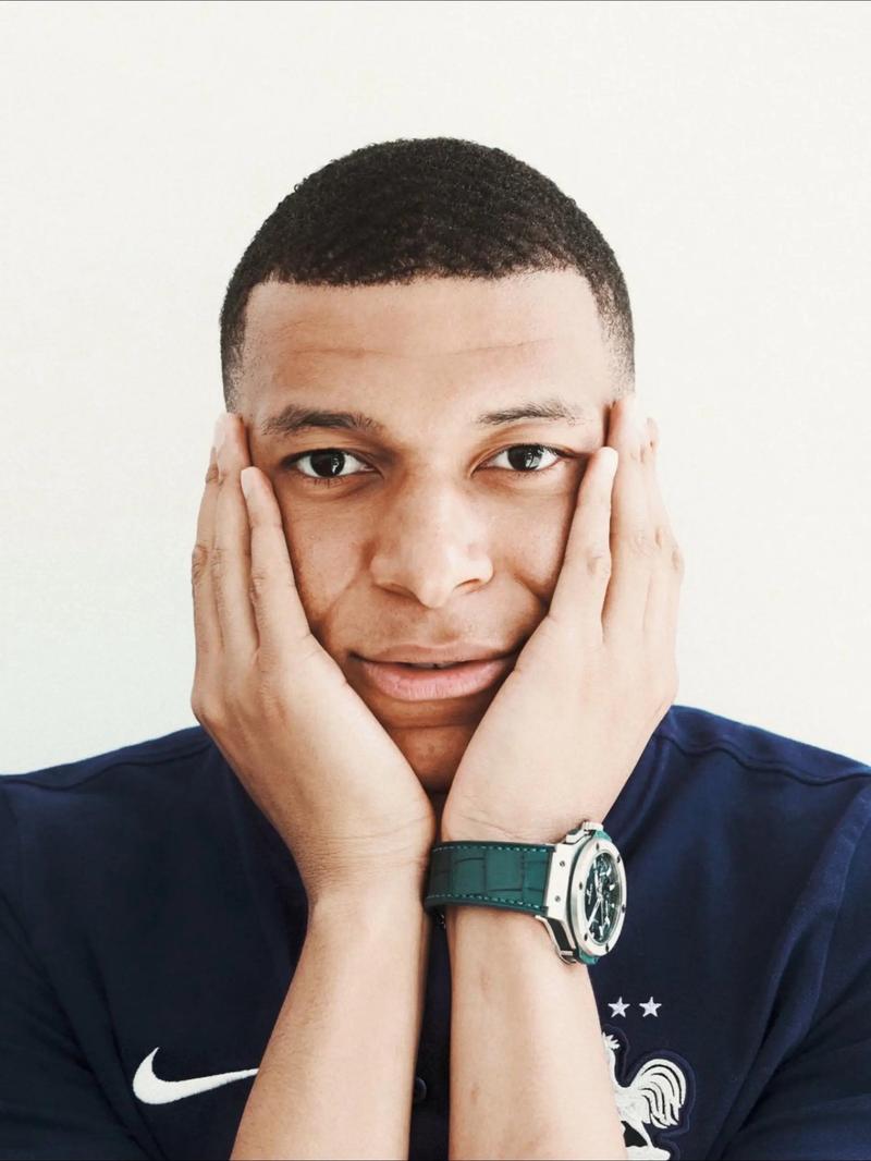 马特拉齐：罗纳尔多是梅西和C罗的结合体，我从不直接防守他