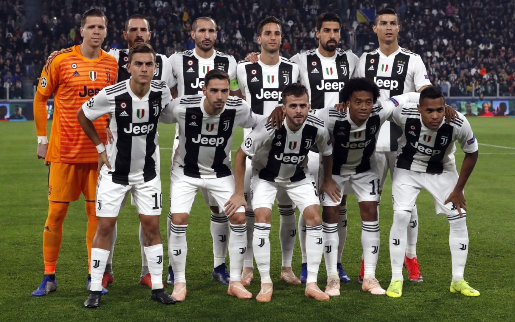 篮球火箭球队连续两场胜利庆祝