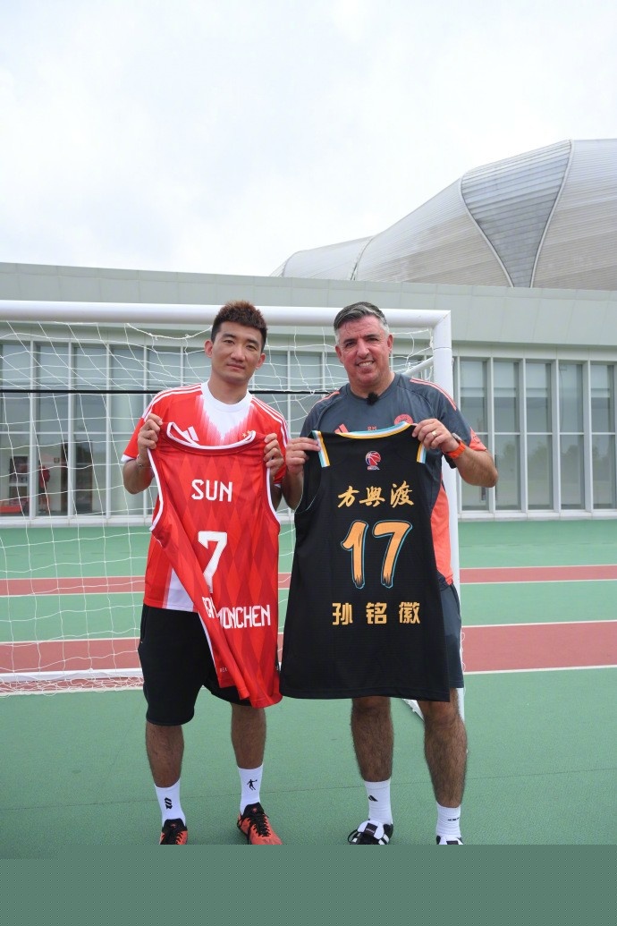 王洪亮：85一代球员爱学习沟通多；希望有机会去欧洲深度提高